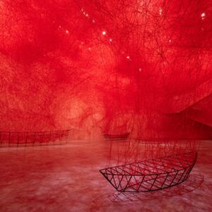 織羅出一趟身心靈的旅程！「塩田千春：顫動的靈魂」創作生涯至今最大型且全面性的展覽