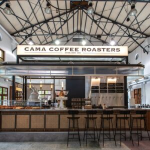 從白天到夜晚，打造台北最潮的咖啡聚所！cama café 第二號旗艦店「CAMA COFFEE ROASTERS 豆留文青」正式進駐松山文創園區