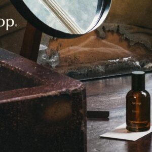 彷彿通往大自然的一扇窗！Aesop 推出全新「艾底希思香水」，馥郁木質香調傾訴納西瑟斯的故事