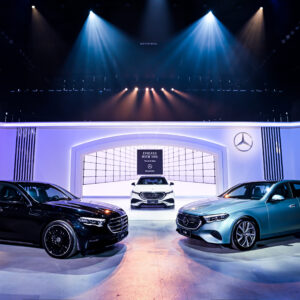 The New E-Class. 智 在於你 年度重量級豪華房車 E-Class 正式登場，旅行車同步亮相！