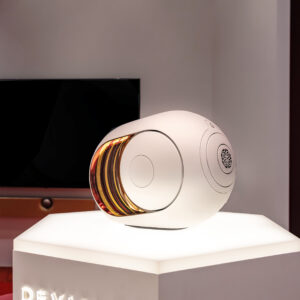 法國精品音響 Devialet 攜手藝術家推出龍年限定版 Phantom 無線揚聲器 打造全球首間緋紅質感快閃概念店！