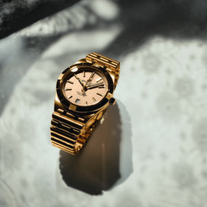 破冰!維多利亞貝克漢配戴與百年靈聯名腕錶出席媳婦活動