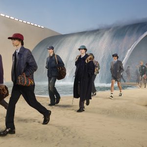 LOUIS-VUITTON-MENrsquoS-SPRING-SUMMER-EMPTY-SET-FINALE-1 - men's uno Taiwan