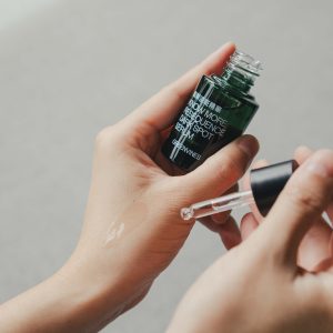 和解淡斑精華配方無酸類煥膚成分無酒精不含光敏性成分不拿以後的斑換現在的亮白少些刺激反黑的風險敏感肌與醫美術後也適用 - men's uno Taiwan